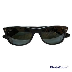Black Ray Ban Wayfarer